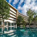 Hotel Hvd Club Bor Ultra - Private & Free Parking 4*