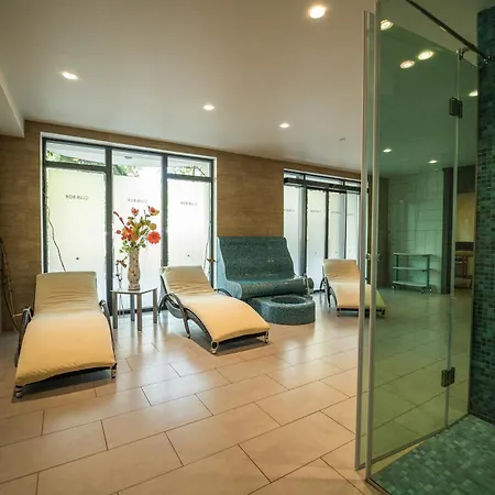 Hvd Club Bor Ultra - Private & Free Parking Отель 4*