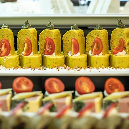 Hvd Club Bor Ultra - Private & Free Parking Отель 4*