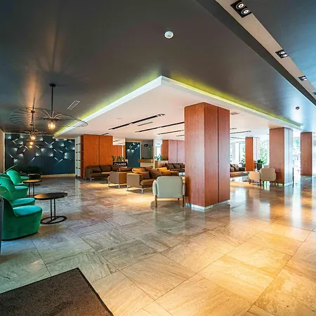 Отель Hvd Club Bor Ultra - Private & Free Parking 4*