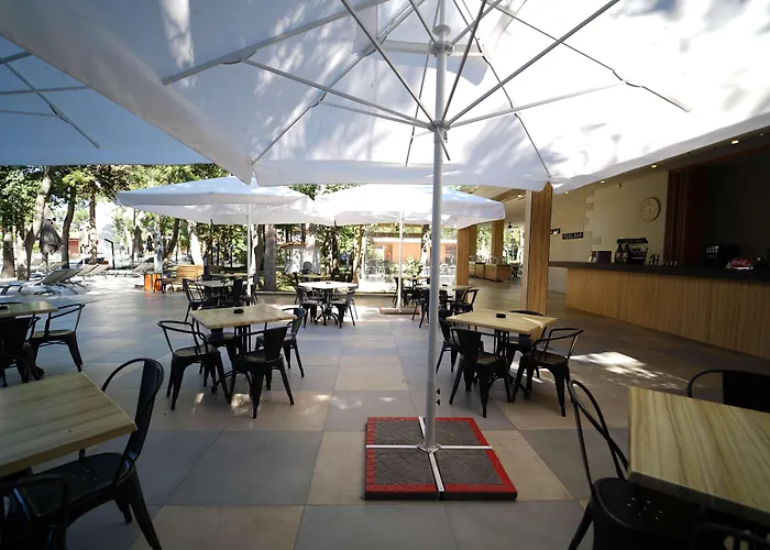 Hvd Club Bor Ultra - Private & Free Parking Готель 4*