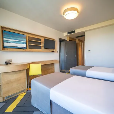 Hvd Club Bor Ultra - Private & Free Parking Hotel